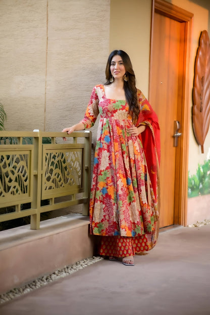 VAANI FLORAL COTTON SUIT SET